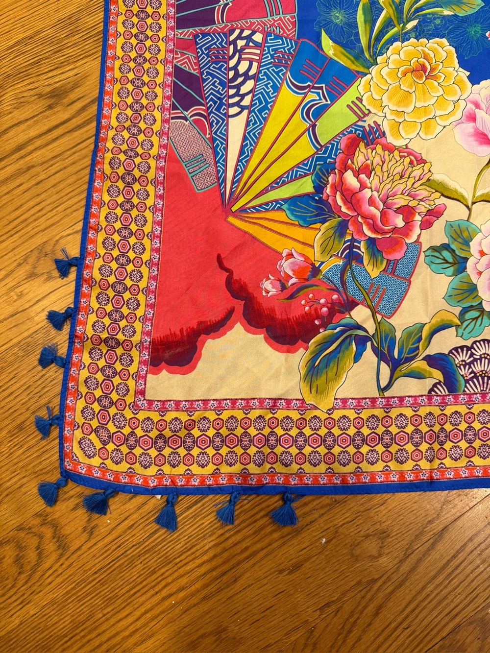 Huge High End Johnny Was Victoriani Silk Scarf Vibrant Blue Floral Pattern 44x44 - Picture 3 of 3